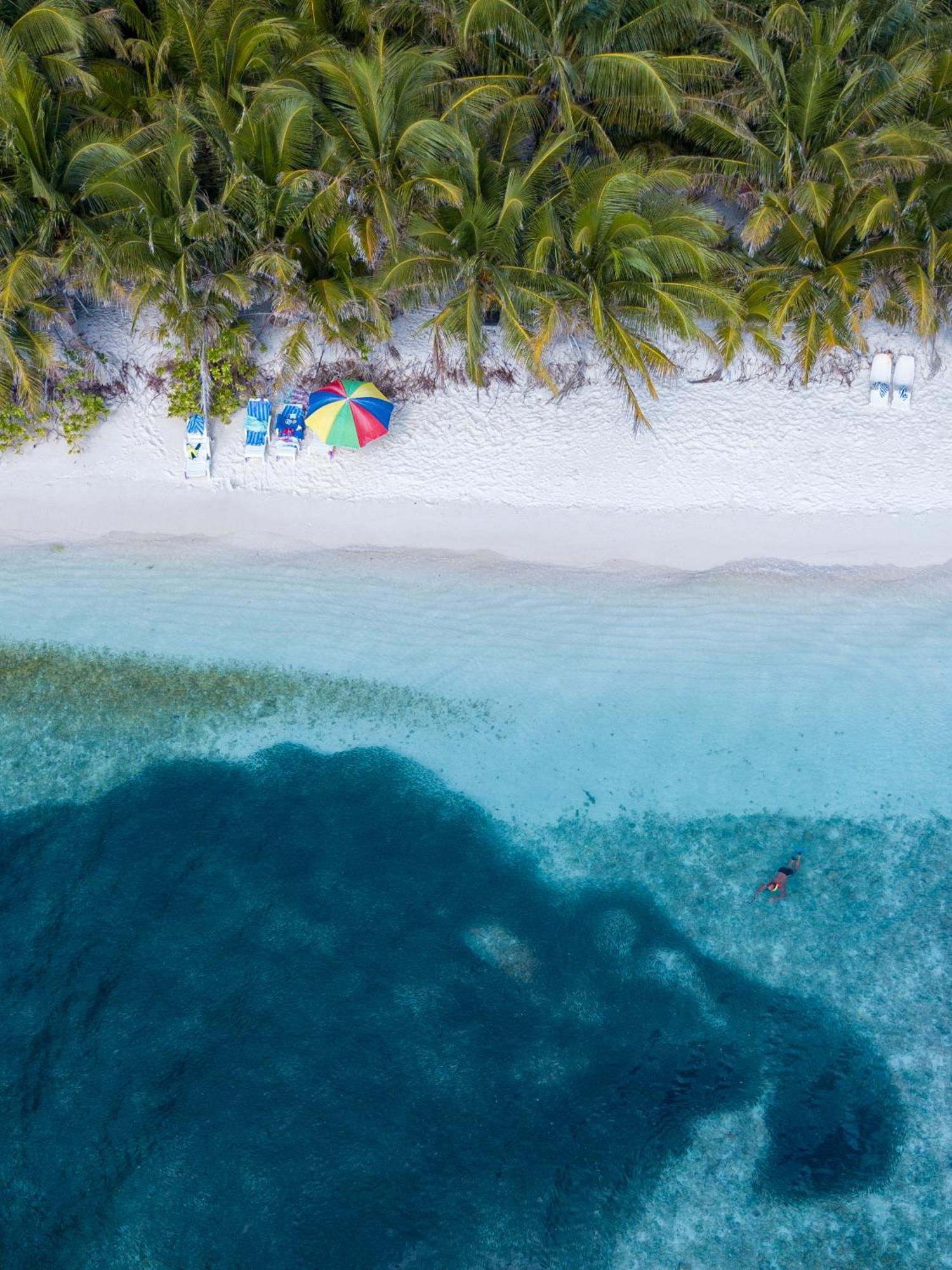Ukulhas Villa Oceanview Hotel & Spa Exterior photo